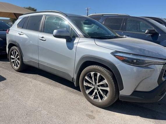 TOYOTA COROLLA CROSS 2022 7MUDAAAG4NV034923 image